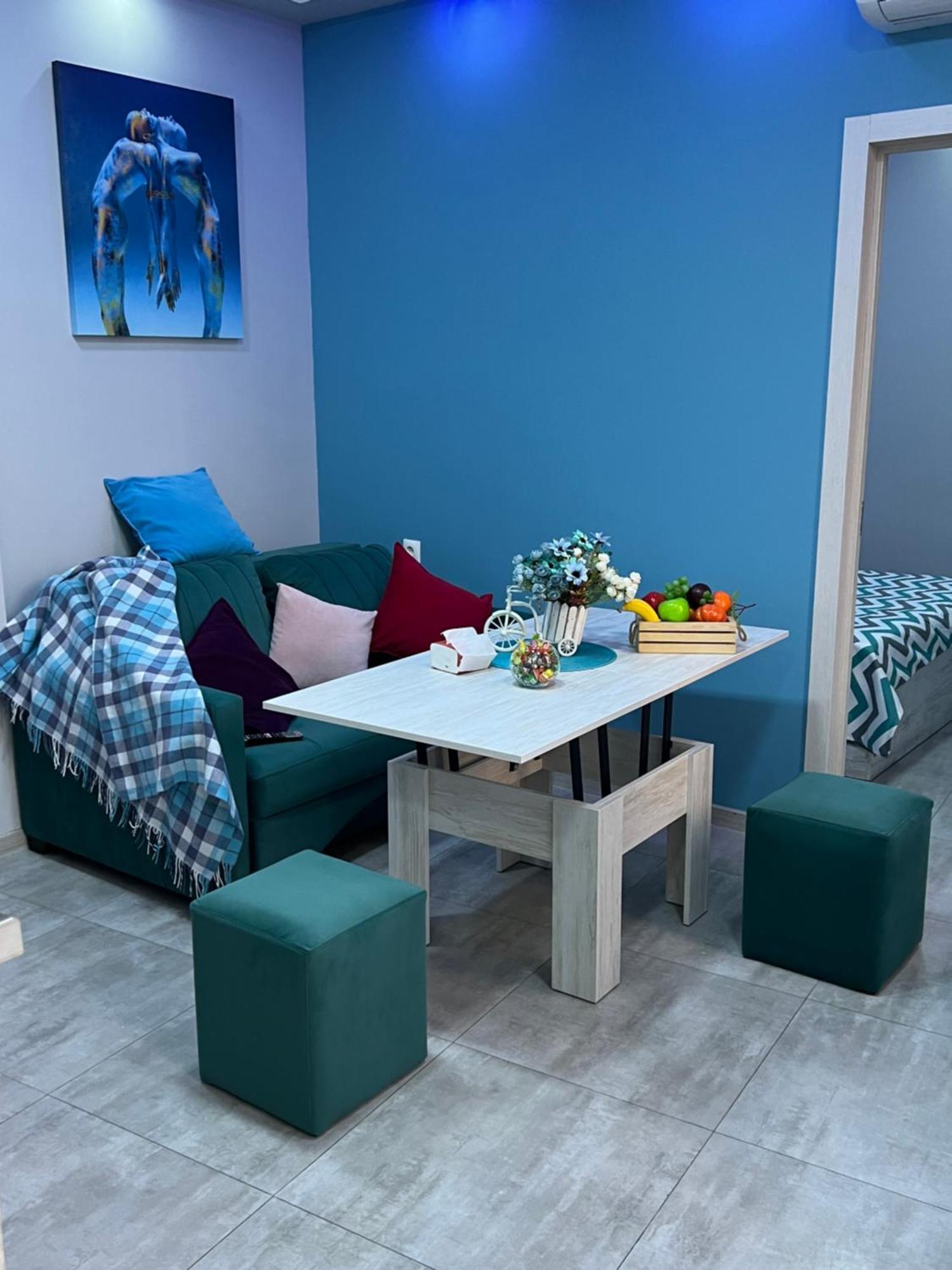Cool Blue Interior Self Check In Apartment Yerevan Exterior photo