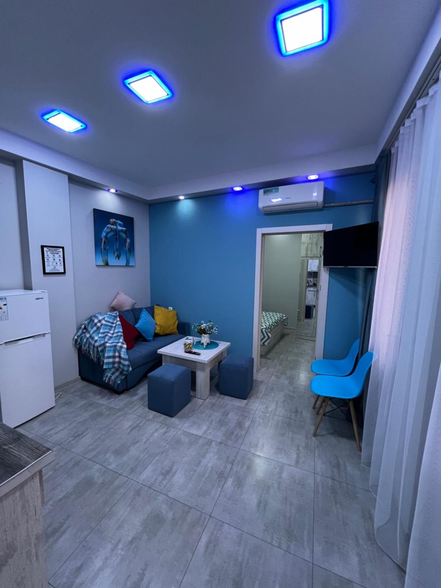 Cool Blue Interior Self Check In Apartment Yerevan Exterior photo